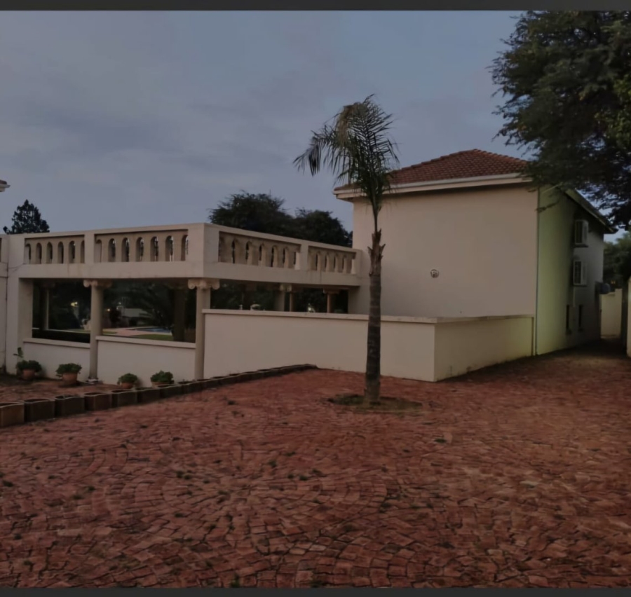 4 Bedroom Property for Sale in Wilkoppies North West